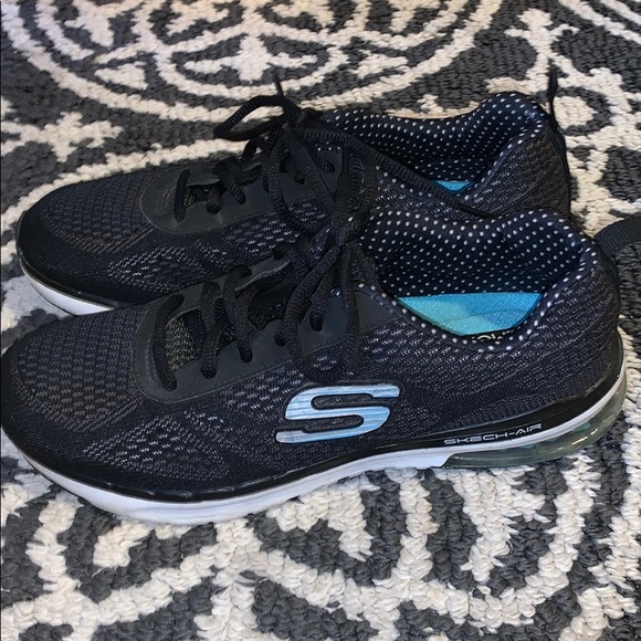 black skechers size 8